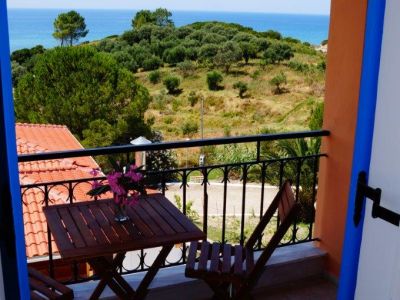 Blick aus dem Zimmer Villa KaliMeera Blick Hügel