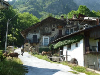 Das verschlafene Drfchen Ussolo, 3. Station auf der Wanderung